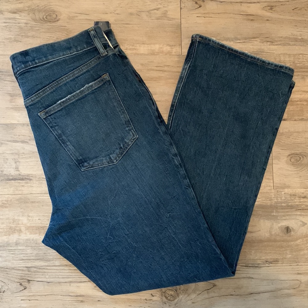 Abercrombie & Fitch Ultra High Rise Vintage Flare Jeans-33